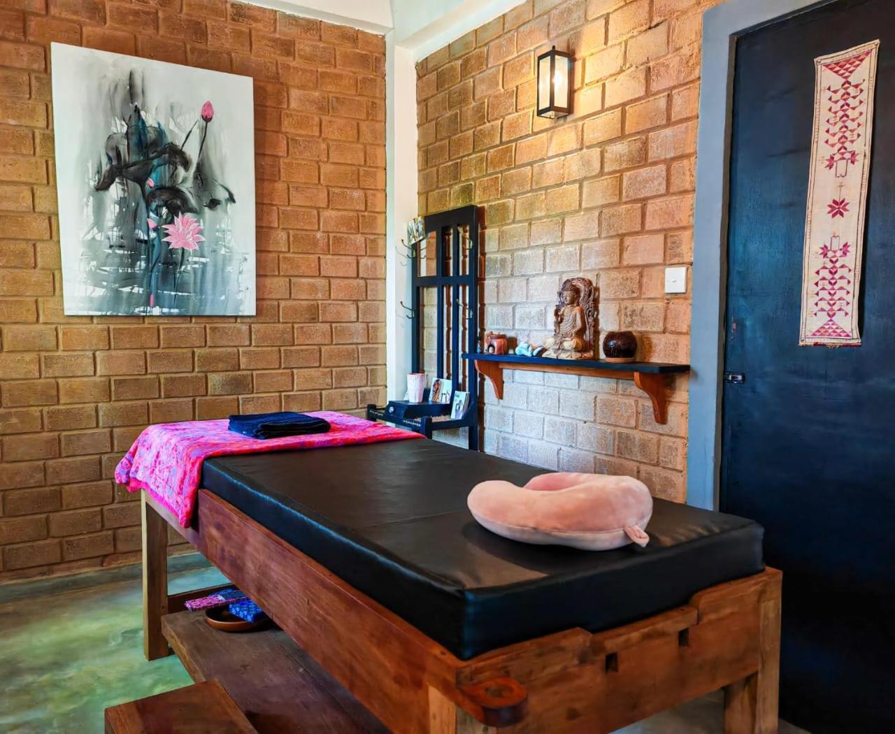 Villa Lyvie Ayurvedic Hotel Тангале Екстериор снимка