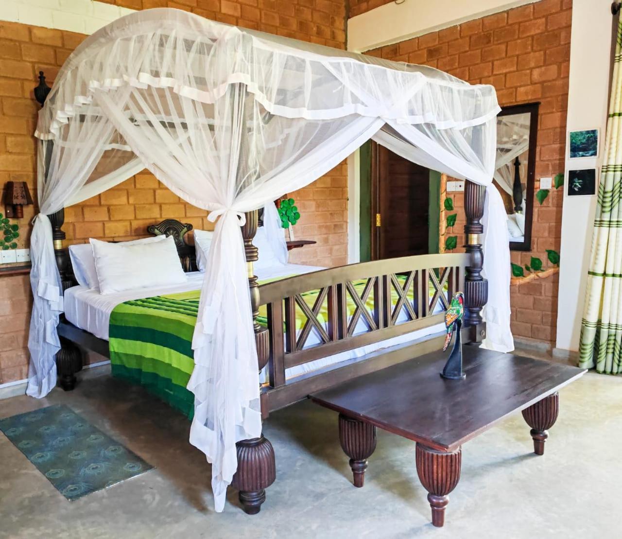 Villa Lyvie Ayurvedic Hotel Тангале Екстериор снимка