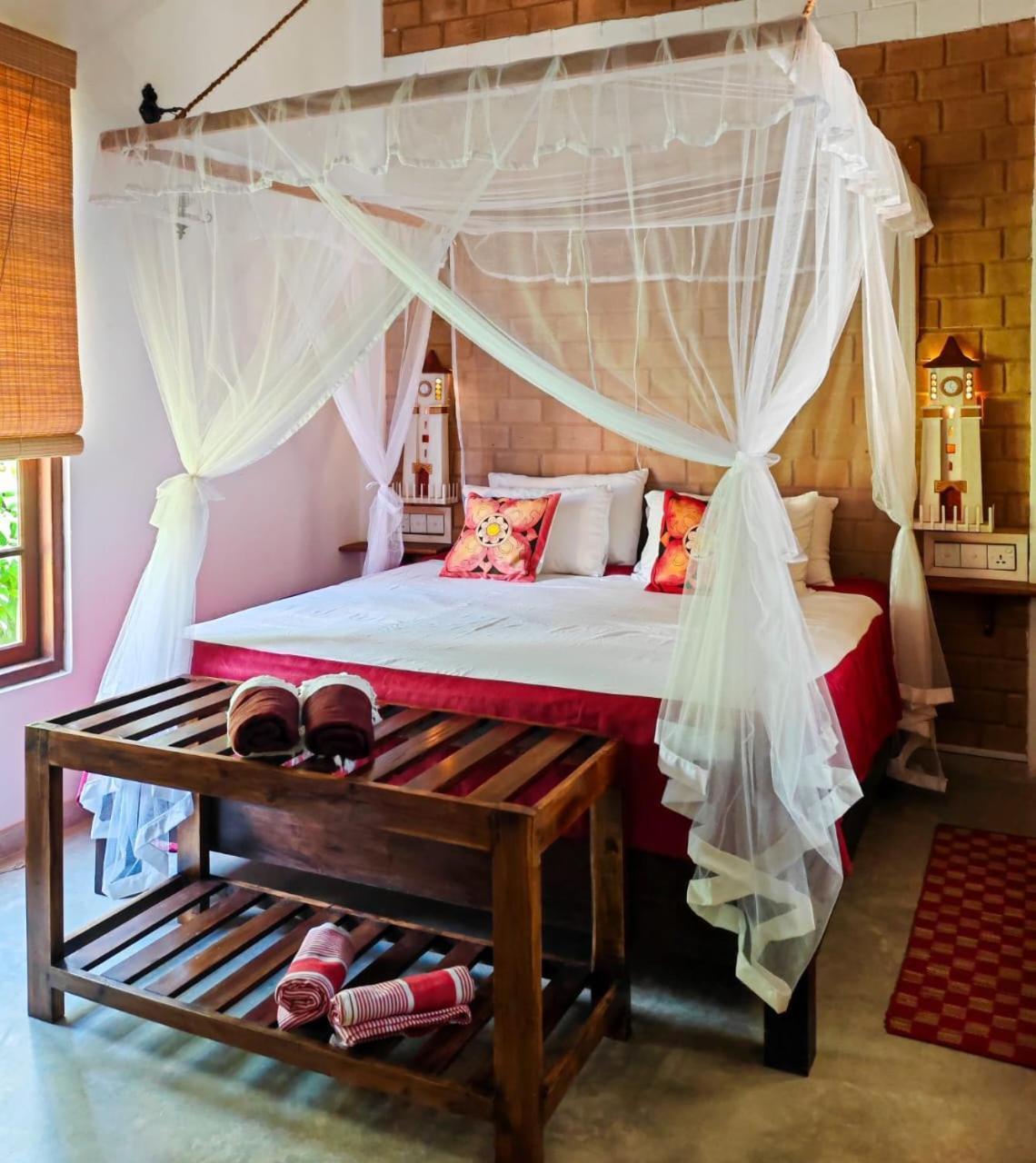 Villa Lyvie Ayurvedic Hotel Тангале Екстериор снимка