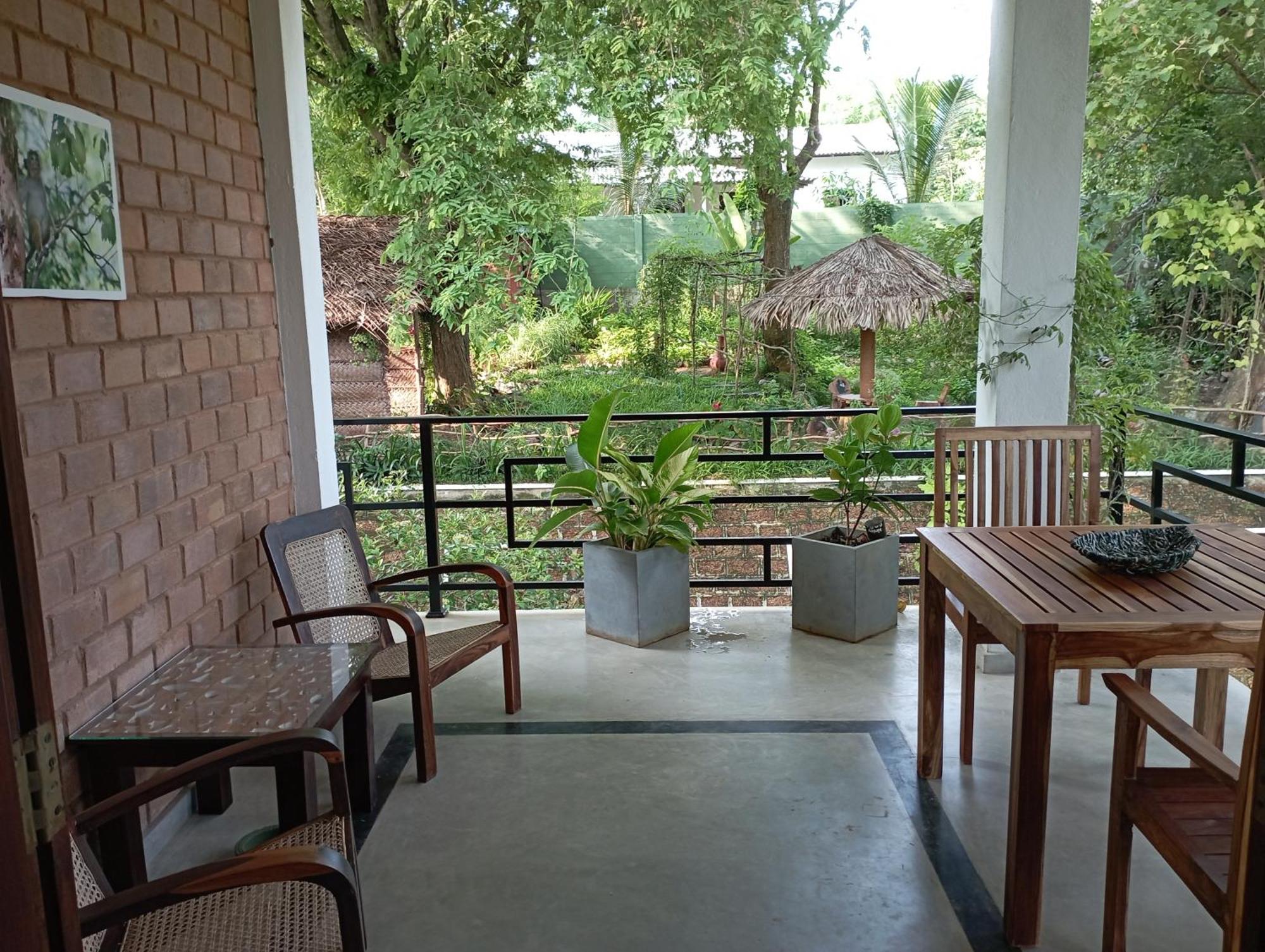 Villa Lyvie Ayurvedic Hotel Тангале Екстериор снимка