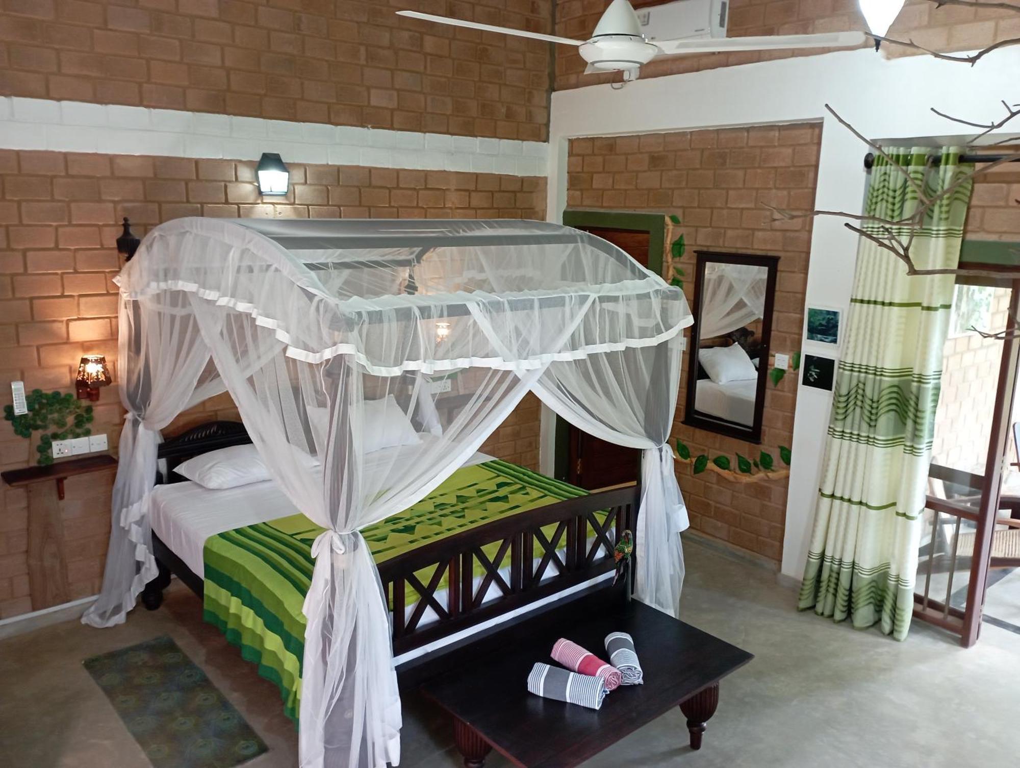 Villa Lyvie Ayurvedic Hotel Тангале Екстериор снимка