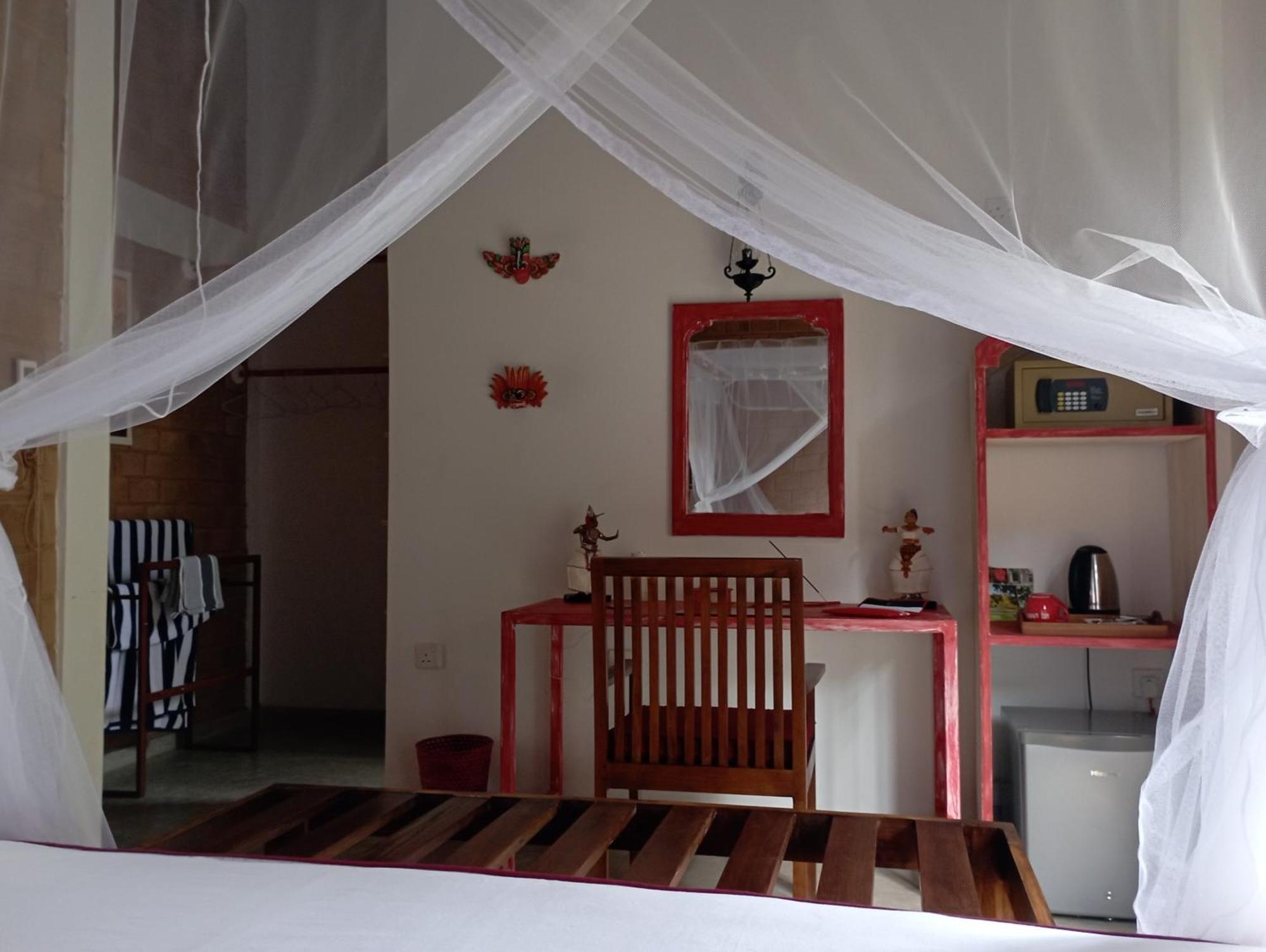 Villa Lyvie Ayurvedic Hotel Тангале Екстериор снимка