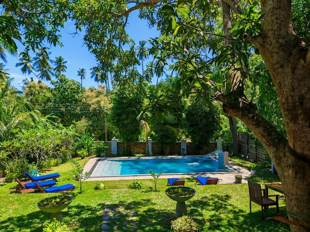 Villa Lyvie Ayurvedic Hotel Тангале Екстериор снимка