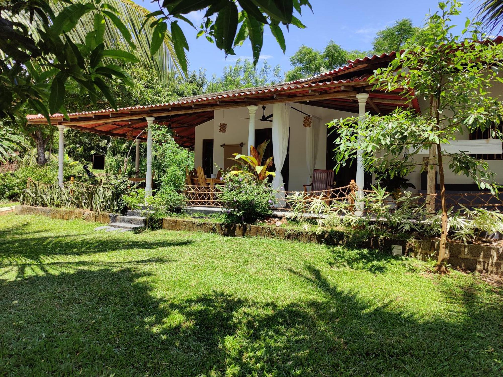 Villa Lyvie Ayurvedic Hotel Тангале Екстериор снимка
