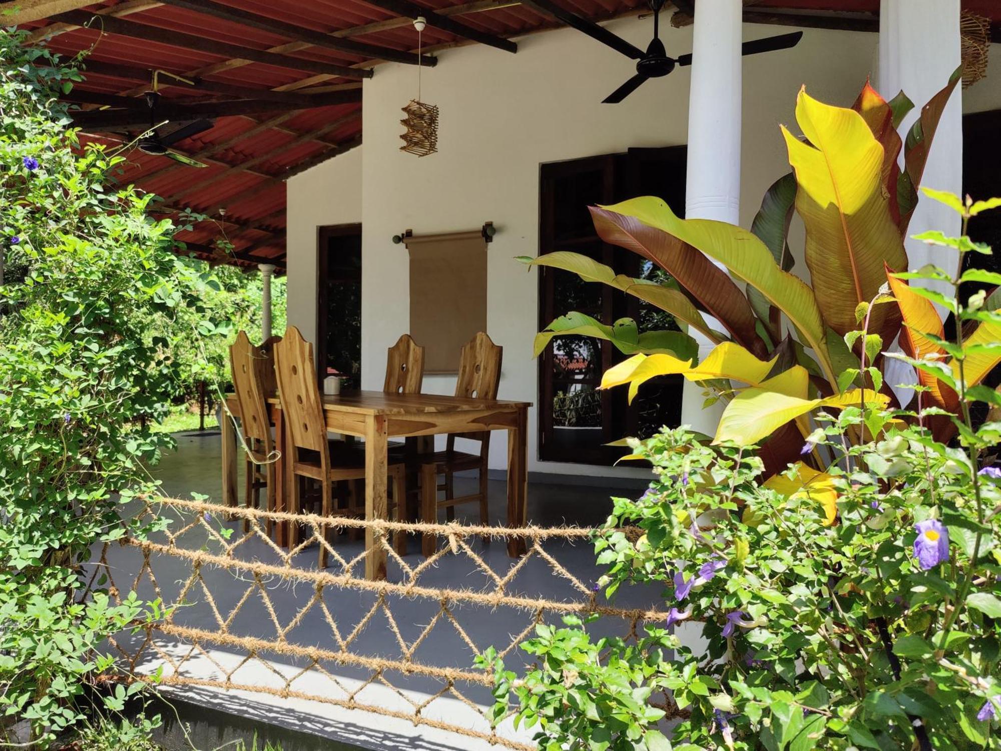 Villa Lyvie Ayurvedic Hotel Тангале Екстериор снимка
